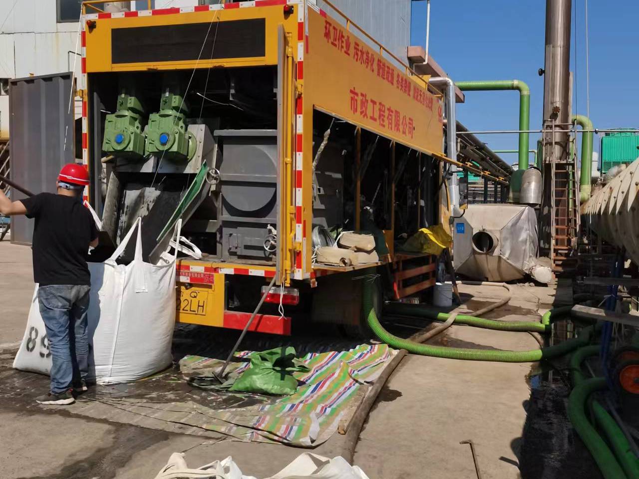 大田镇淤泥压干处理